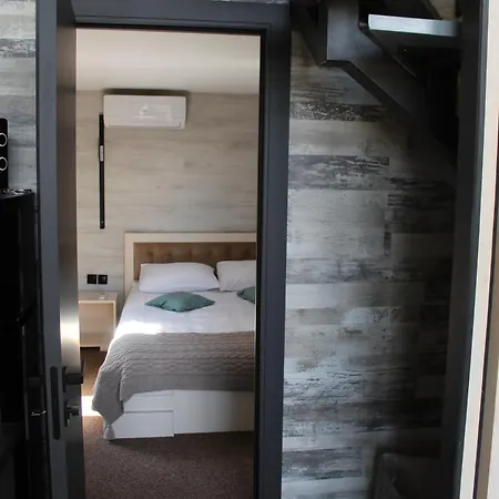 Mirodil House *